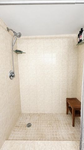 34 Colonial Club Drive 202, Boynton Beach, FL 33435