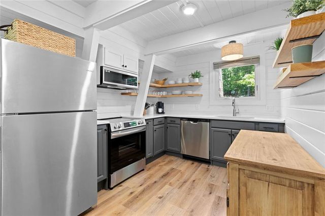 18 Oriole Drive, White, GA 30184