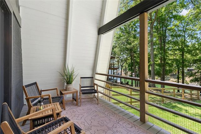 18 Oriole Drive, White, GA 30184