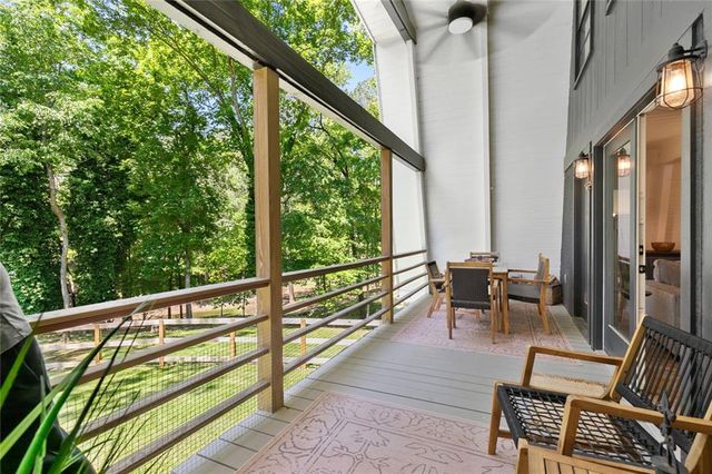 18 Oriole Drive, White, GA 30184