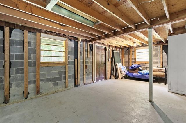 18 Oriole Drive, White, GA 30184