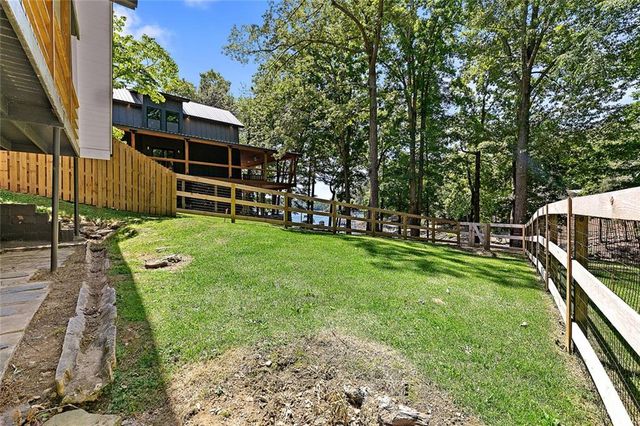 18 Oriole Drive, White, GA 30184