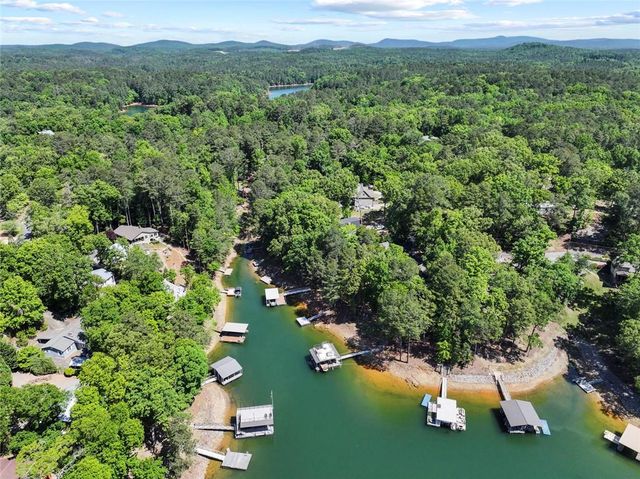 18 Oriole Drive, White, GA 30184