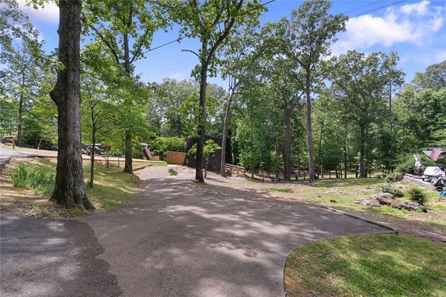 18 Oriole Drive, White, GA 30184