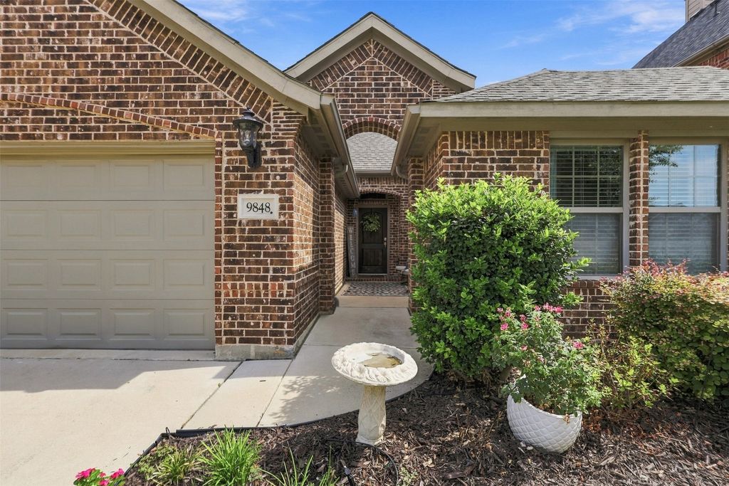 9848 Brazoria Trail, Fort Worth, TX 76126 — photo 2