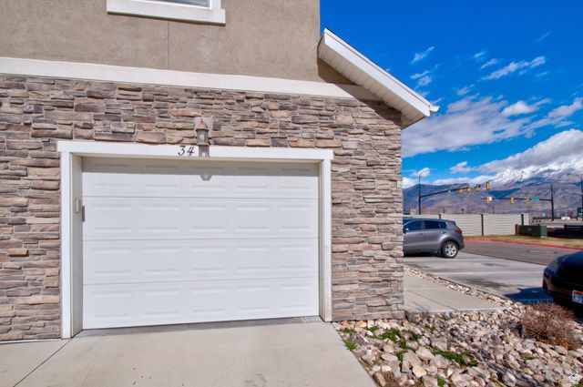 34 W SILVER SPRINGS DR, Vineyard, UT 84059