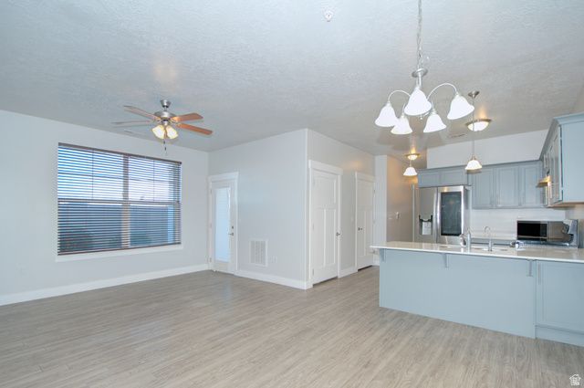 34 W SILVER SPRINGS DR, Vineyard, UT 84059