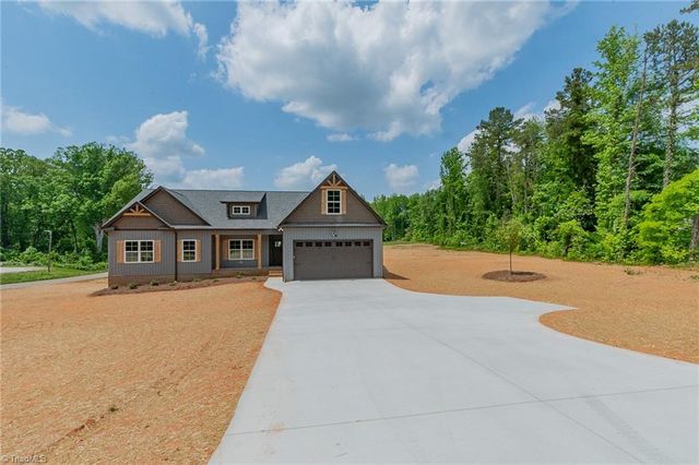 1633 Concrete Works Road, Winston-salem, NC 27107