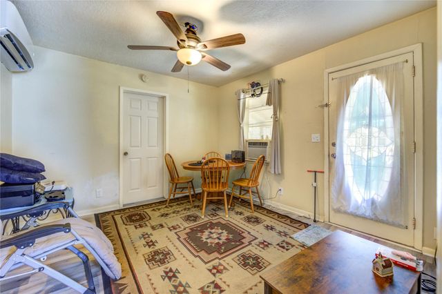 6387 Oak Knoll Road, Montgomery, TX 77316