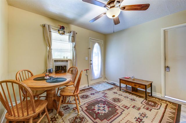 6387 Oak Knoll Road, Montgomery, TX 77316