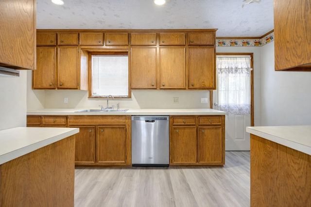 6387 Oak Knoll Road, Montgomery, TX 77316