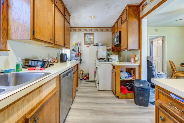 6387 Oak Knoll Road, Montgomery, TX 77316