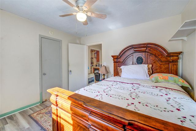 6387 Oak Knoll Road, Montgomery, TX 77316