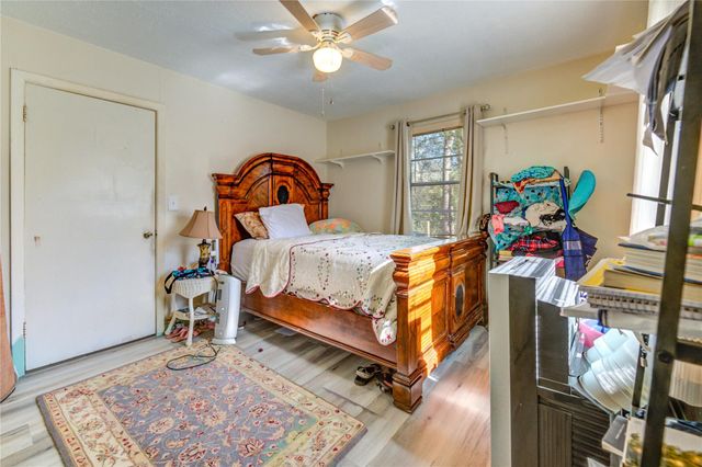 6387 Oak Knoll Road, Montgomery, TX 77316