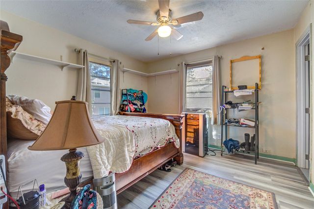 6387 Oak Knoll Road, Montgomery, TX 77316