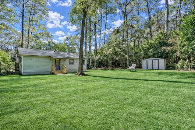 6387 Oak Knoll Road, Montgomery, TX 77316