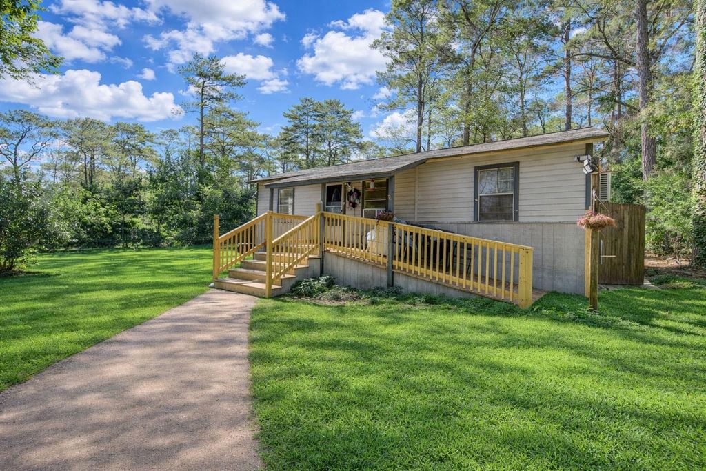 6387 Oak Knoll Road, Montgomery, TX 77316