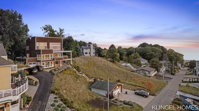 140 Prospect Street, Grand Haven City, MI 49417