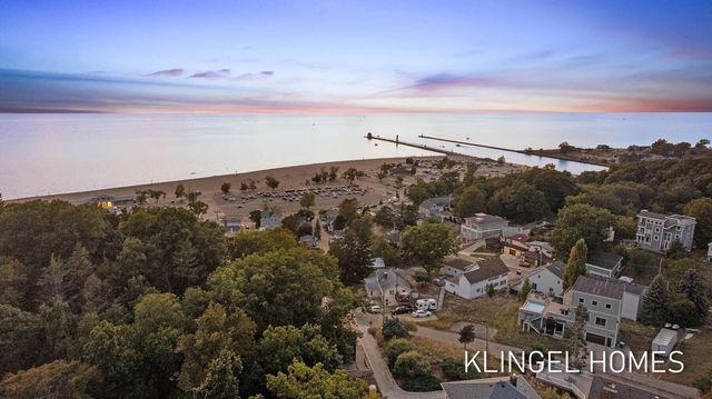 140 Prospect Street, Grand Haven City, MI 49417