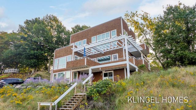 140 Prospect Street, Grand Haven City, MI 49417