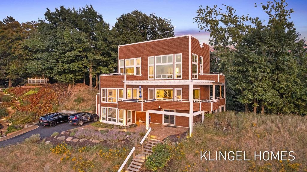 140 Prospect Street, Grand Haven City, MI 49417