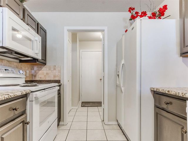 417 English Elm Lane, Norman, OK 73069