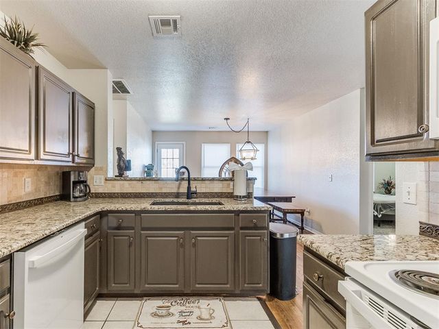 417 English Elm Lane, Norman, OK 73069