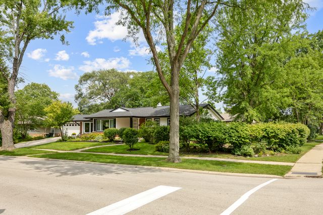 298 Peach Tree Lane, Elk Grove Village, IL 60007