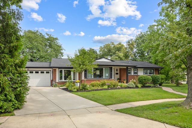 298 Peach Tree Lane, Elk Grove Village, IL 60007