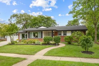 298 Peach Tree Lane, Elk Grove Village, IL 60007