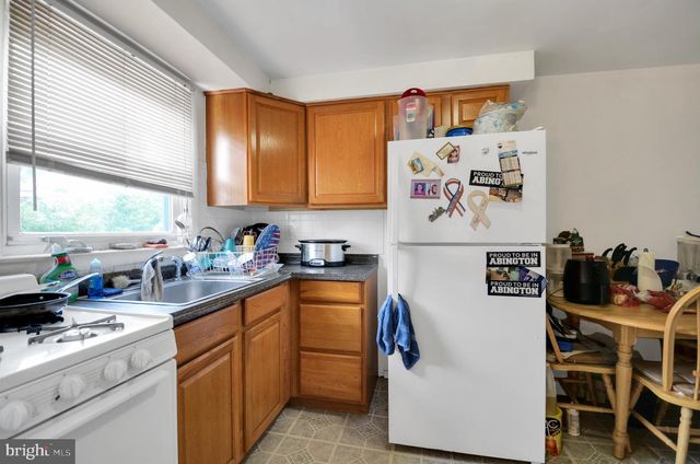 311 MONTGOMERY AVE, Jenkintown, PA 19046