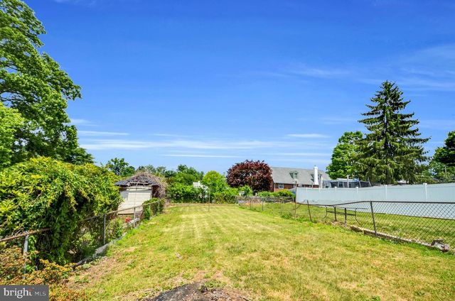 311 MONTGOMERY AVE, Jenkintown, PA 19046