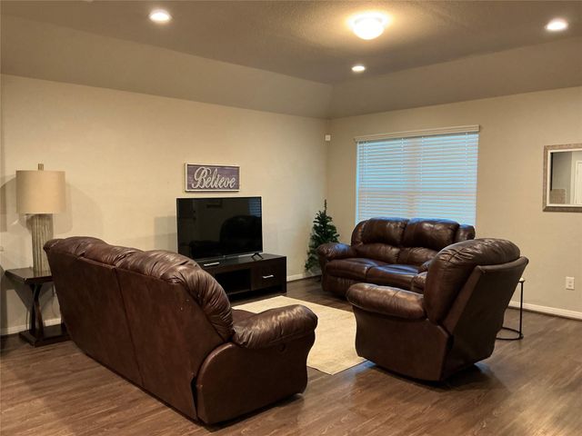 4030 Emperor Valley Lane, Baytown, TX 77521