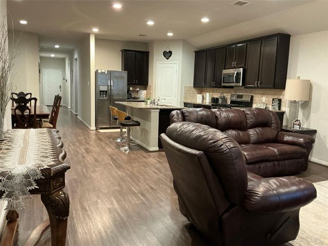 4030 Emperor Valley Lane, Baytown, TX 77521