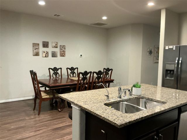 4030 Emperor Valley Lane, Baytown, TX 77521