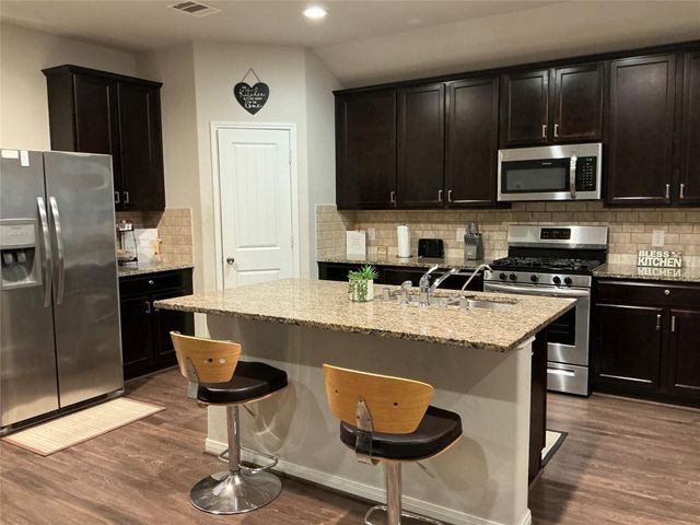 4030 Emperor Valley Lane, Baytown, TX 77521