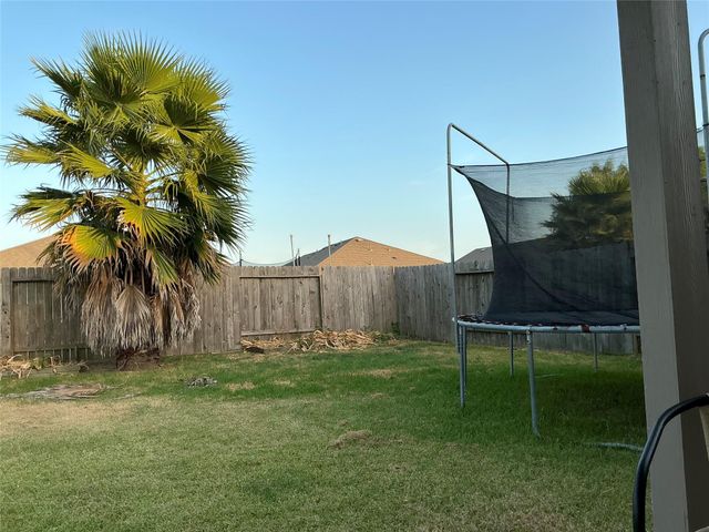 4030 Emperor Valley Lane, Baytown, TX 77521