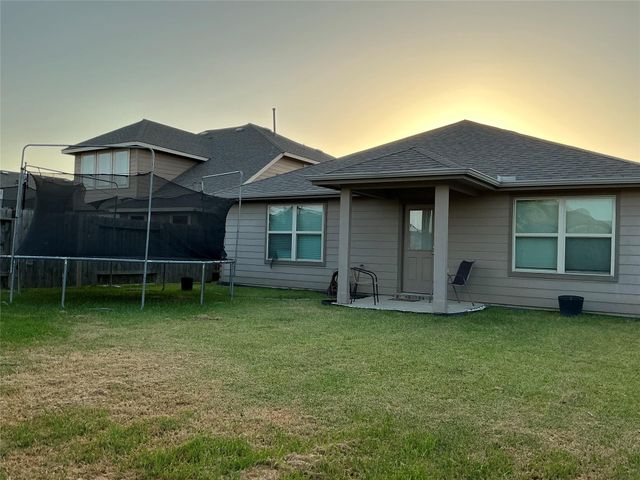 4030 Emperor Valley Lane, Baytown, TX 77521