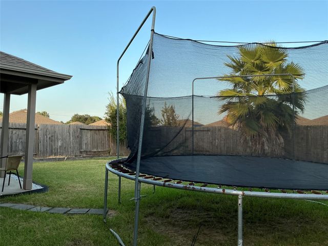 4030 Emperor Valley Lane, Baytown, TX 77521