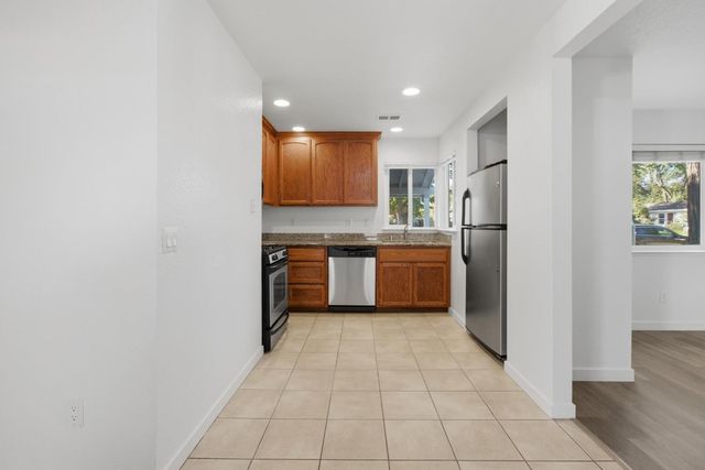 5481 13th Ave, Sacramento, CA 95820