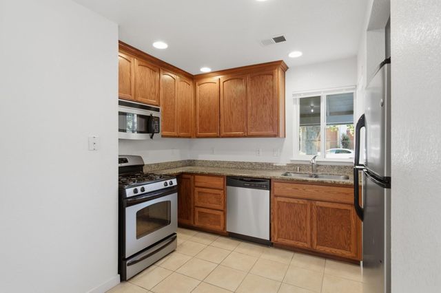5481 13th Ave, Sacramento, CA 95820