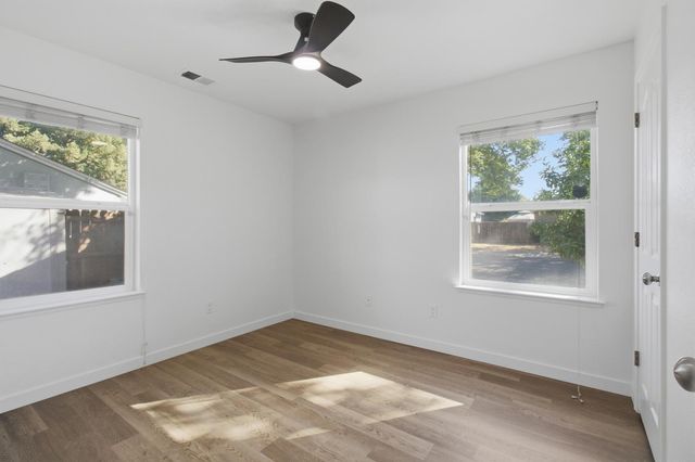 5481 13th Ave, Sacramento, CA 95820