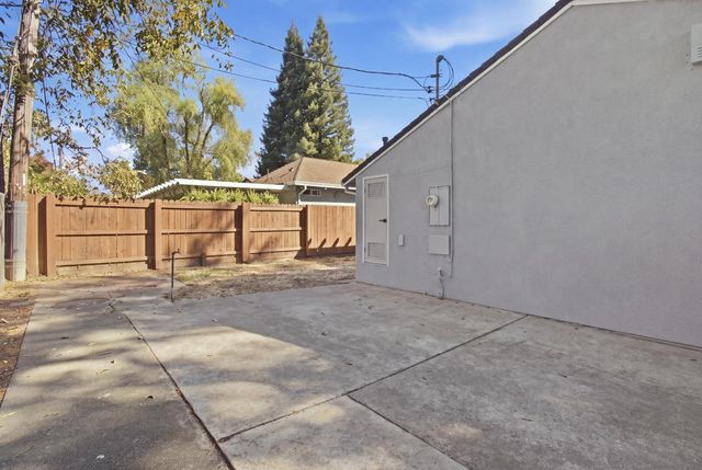 5481 13th Ave, Sacramento, CA 95820