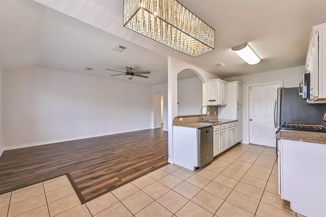 911 Ruth Circle, Texas City, TX 77591