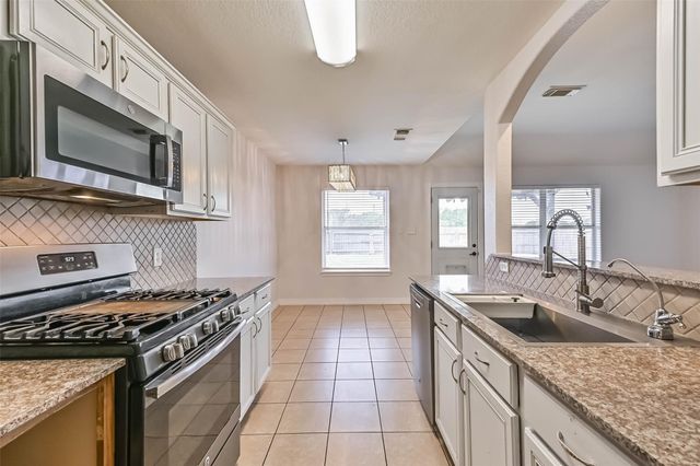 911 Ruth Circle, Texas City, TX 77591