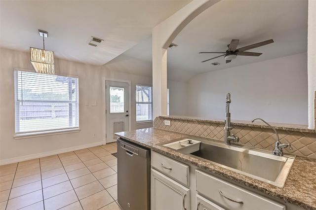 911 Ruth Circle, Texas City, TX 77591
