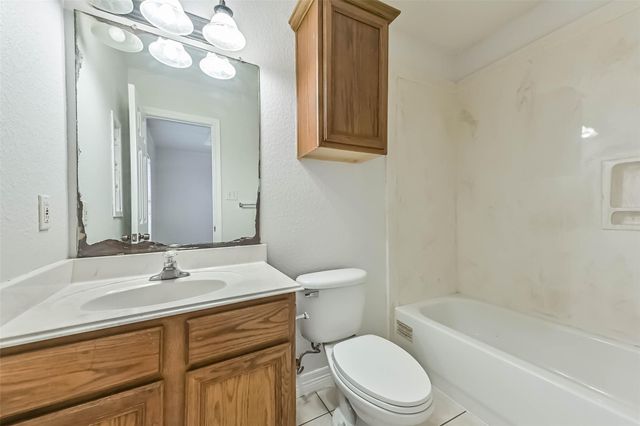 911 Ruth Circle, Texas City, TX 77591