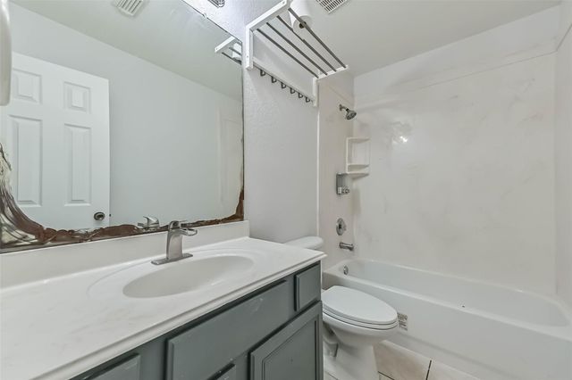 911 Ruth Circle, Texas City, TX 77591