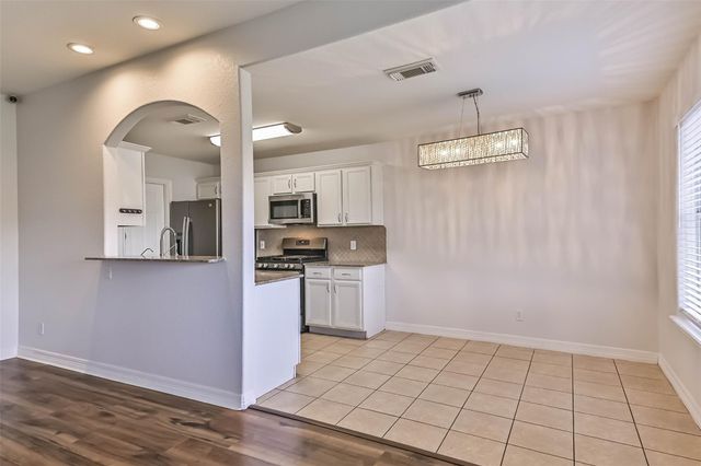 911 Ruth Circle, Texas City, TX 77591