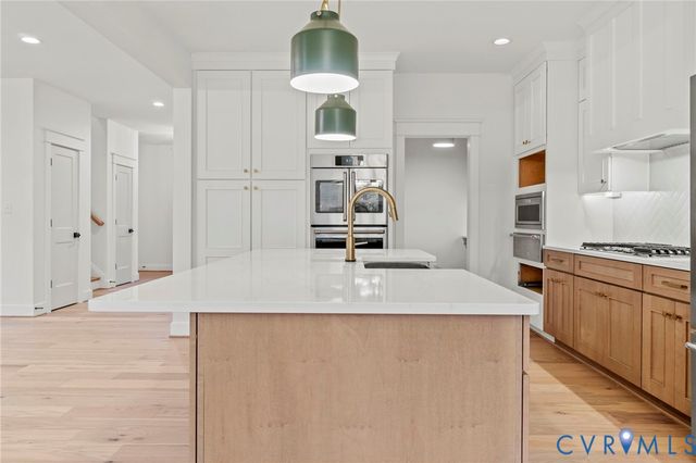 17307 Jojo Ln, Moseley, VA 23120